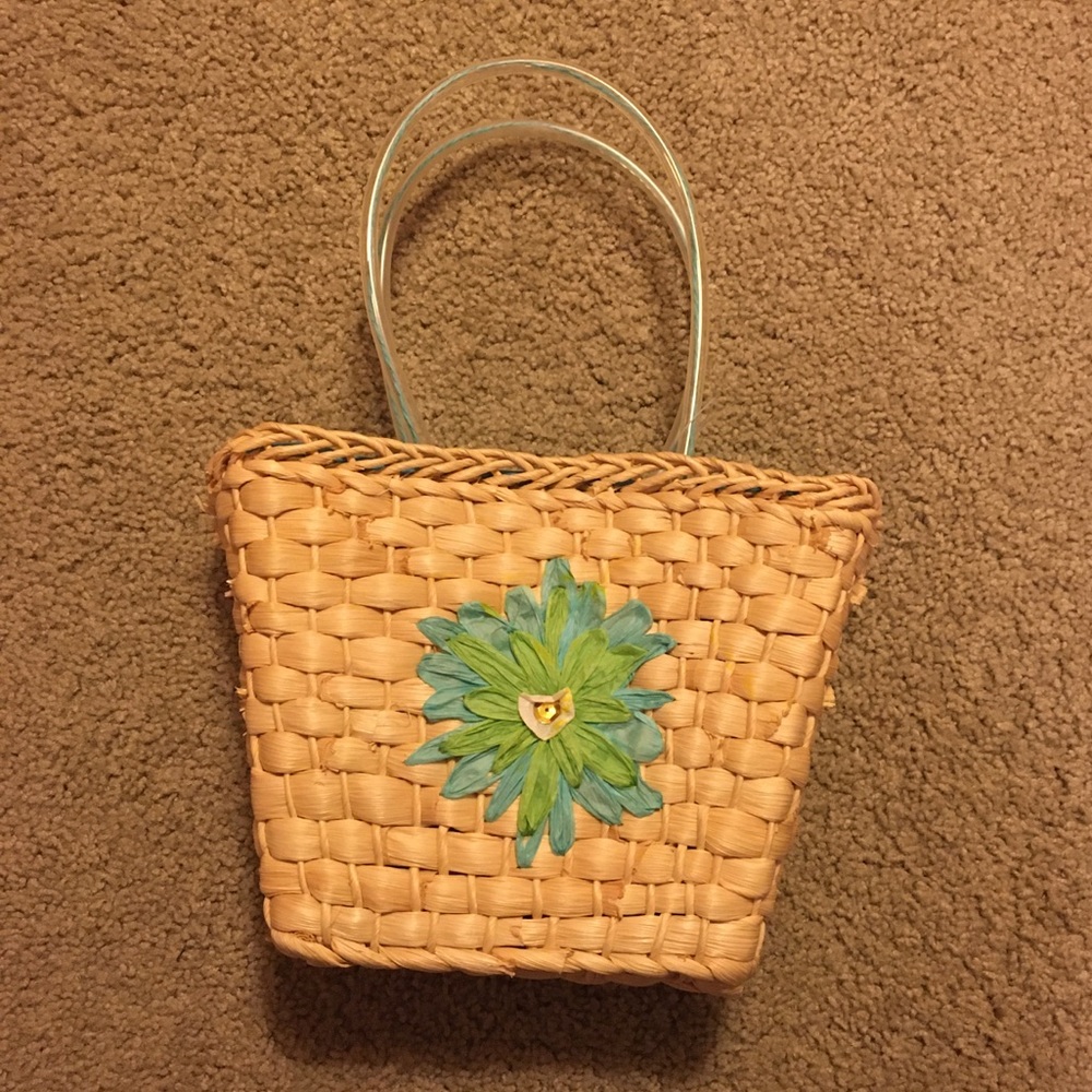 Flower wicker wristlet